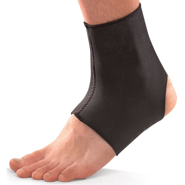 Mueller Neoprene Blend Ankle support - Small